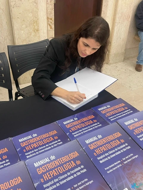 Registro do lançamento do Manual de Gastroenterologia e Hepatologia no Hospital das Clínicas